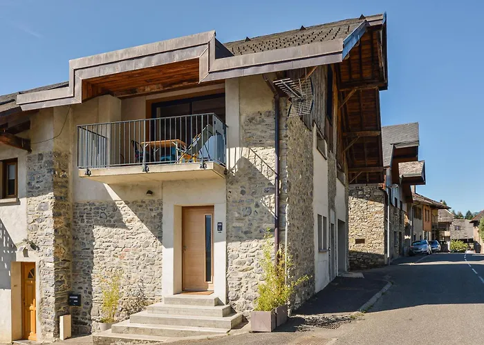 Chez Flo - Clim Parking - Clg * Saint-Pierre-dʼAlbigny