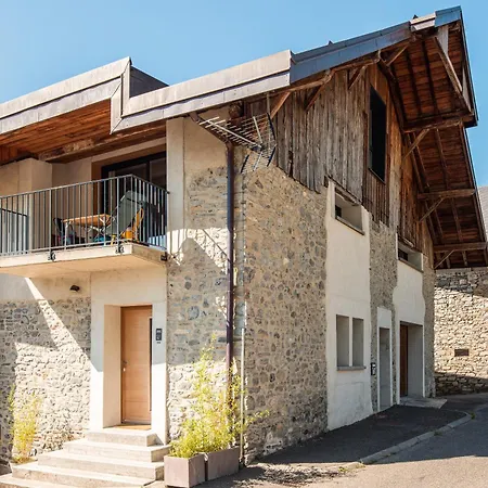 Chez Flo - Clim Parking - Clg Saint-Pierre-dʼAlbigny