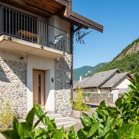 Chez Flo - Clim Parking - Clg Saint-Pierre-d'Albigny